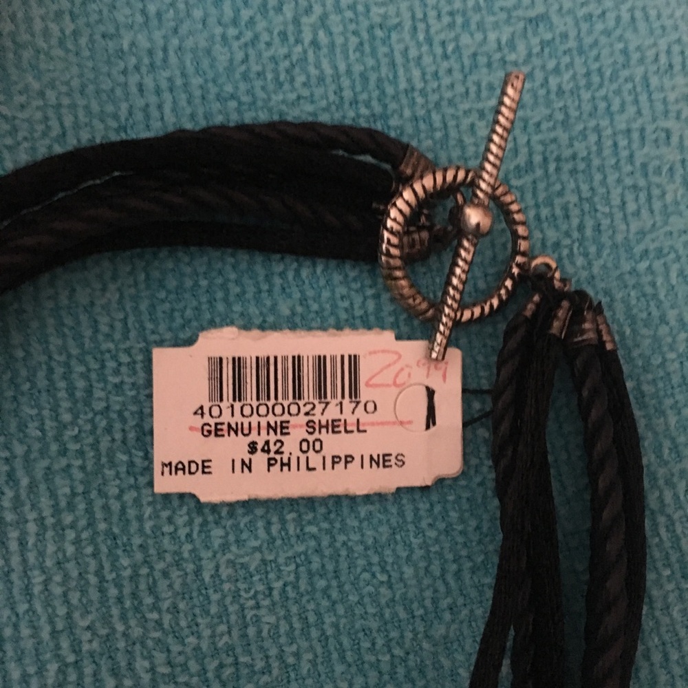 NWT⭐️⭐️⭐️Fun Chicos abalone shell necklace - Picture 3 of 3